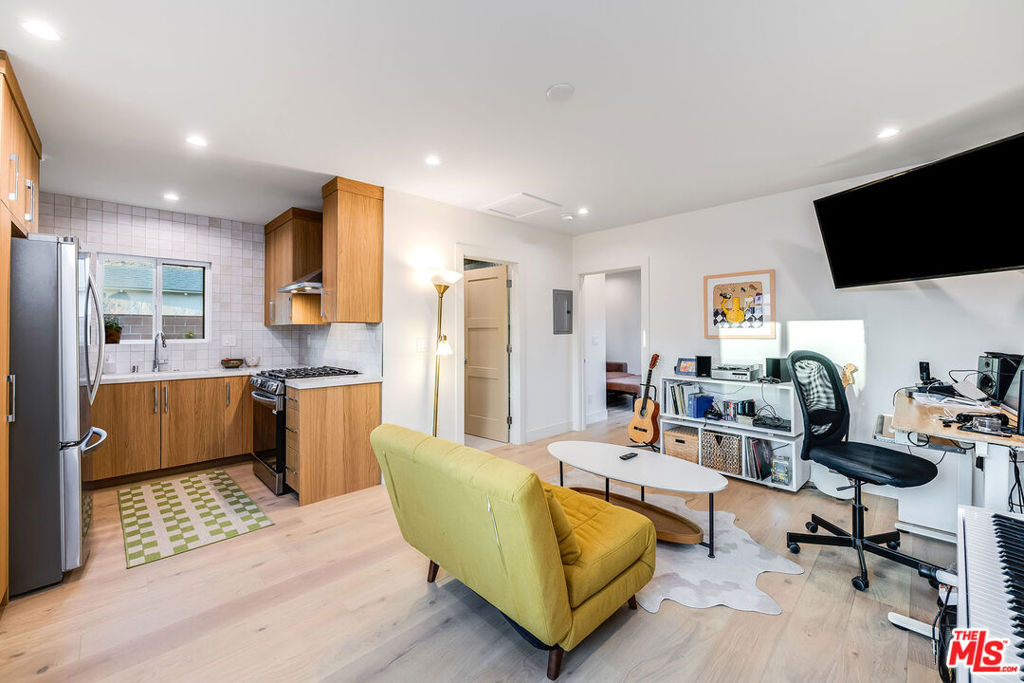 1008 N Catalina Street