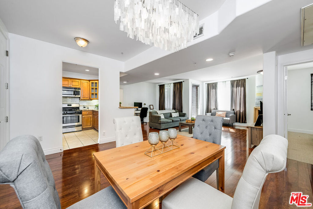 4724 Kester Avenue 209