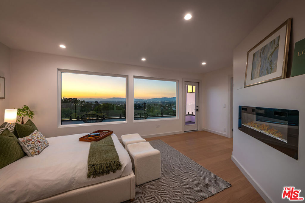 3345 Wonder View Drive