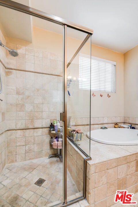 12407 Moorpark Street 106