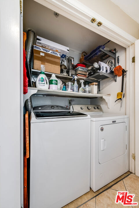 12407 Moorpark Street 106