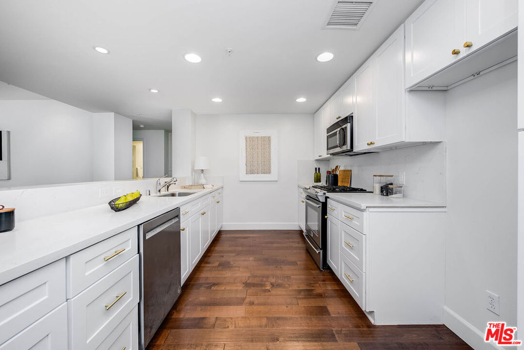 10648 Woodbridge Street 105