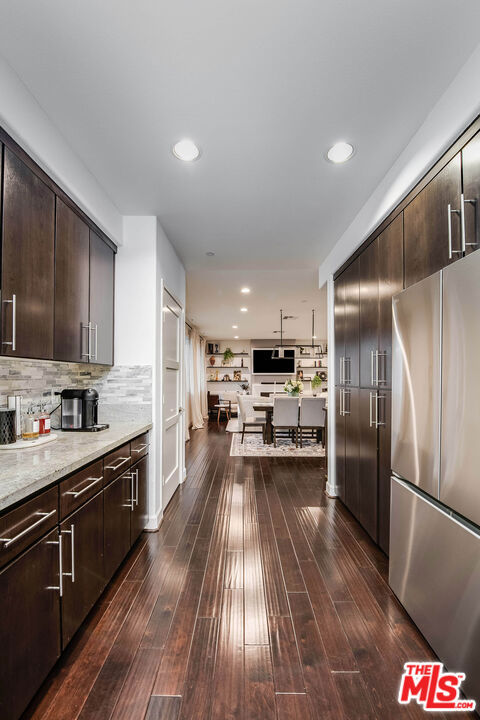 10878 Bloomfield Street 211