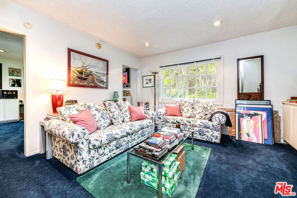 3004 Laurel Canyon Boulevard