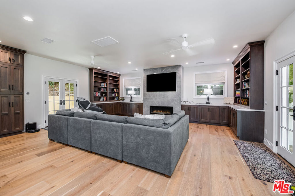 1258 E Elmwood Avenue