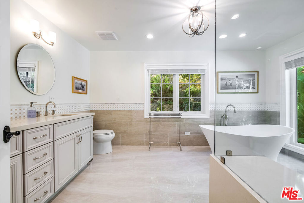 1258 E Elmwood Avenue