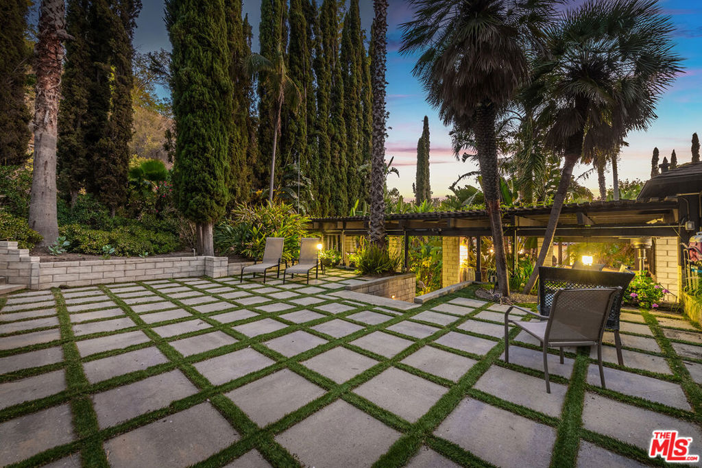 1258 E Elmwood Avenue