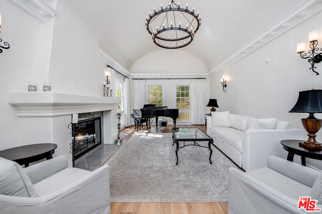 1258 E Elmwood Avenue