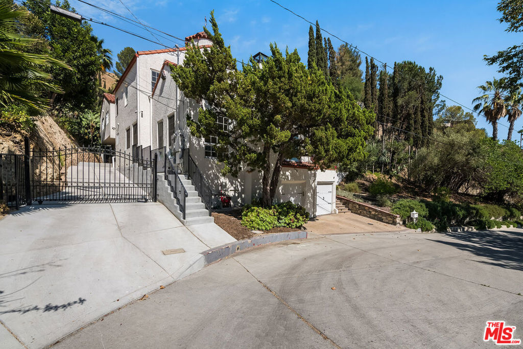 1258 E Elmwood Avenue