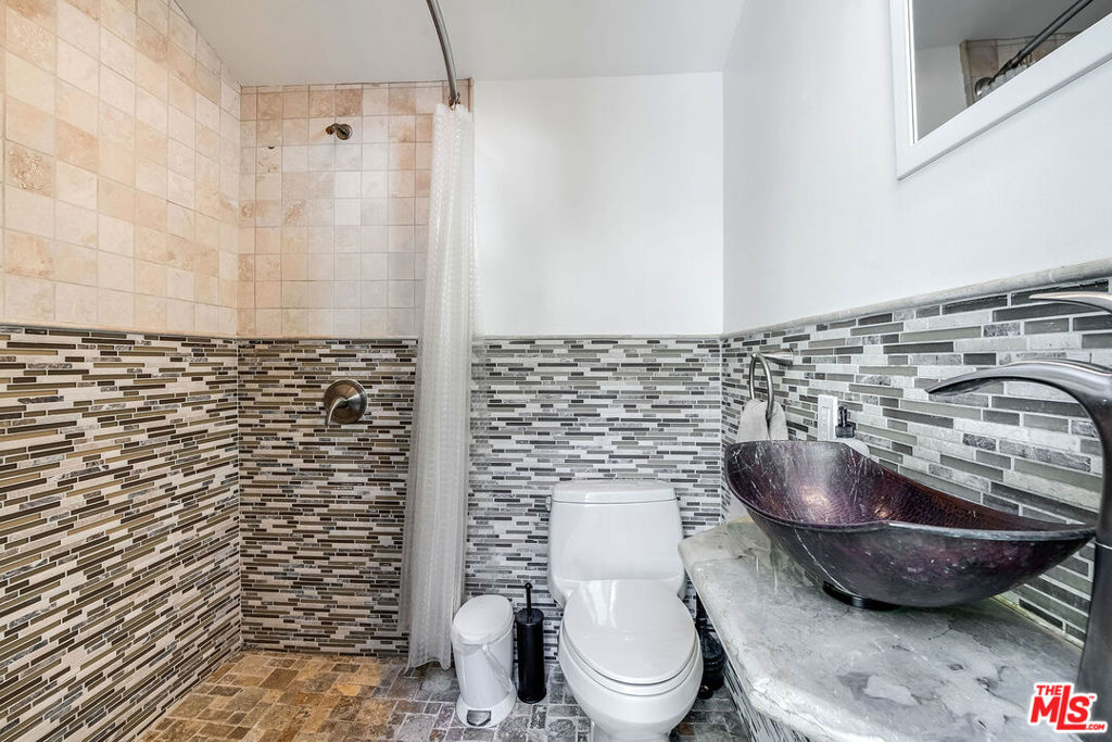 1258 E Elmwood Avenue