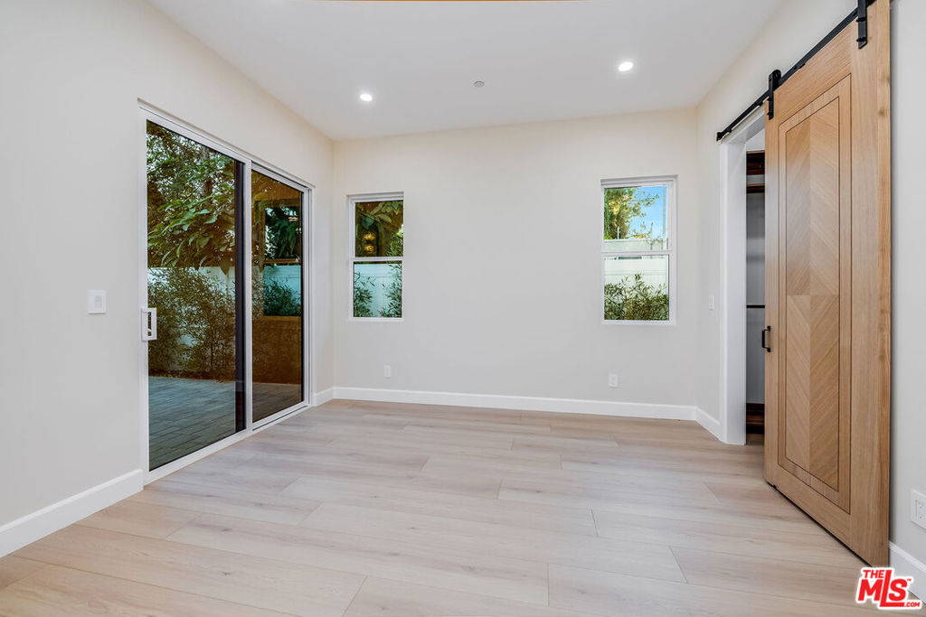 421 N Catalina Street