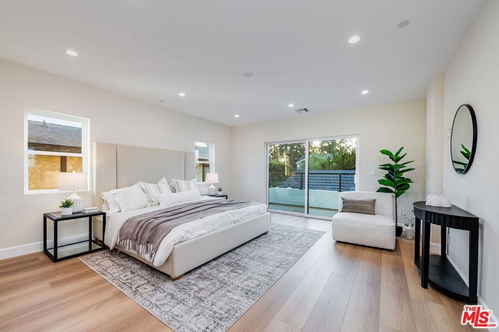 421 N Catalina Street