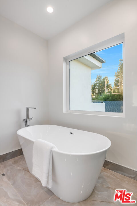 421 N Catalina Street