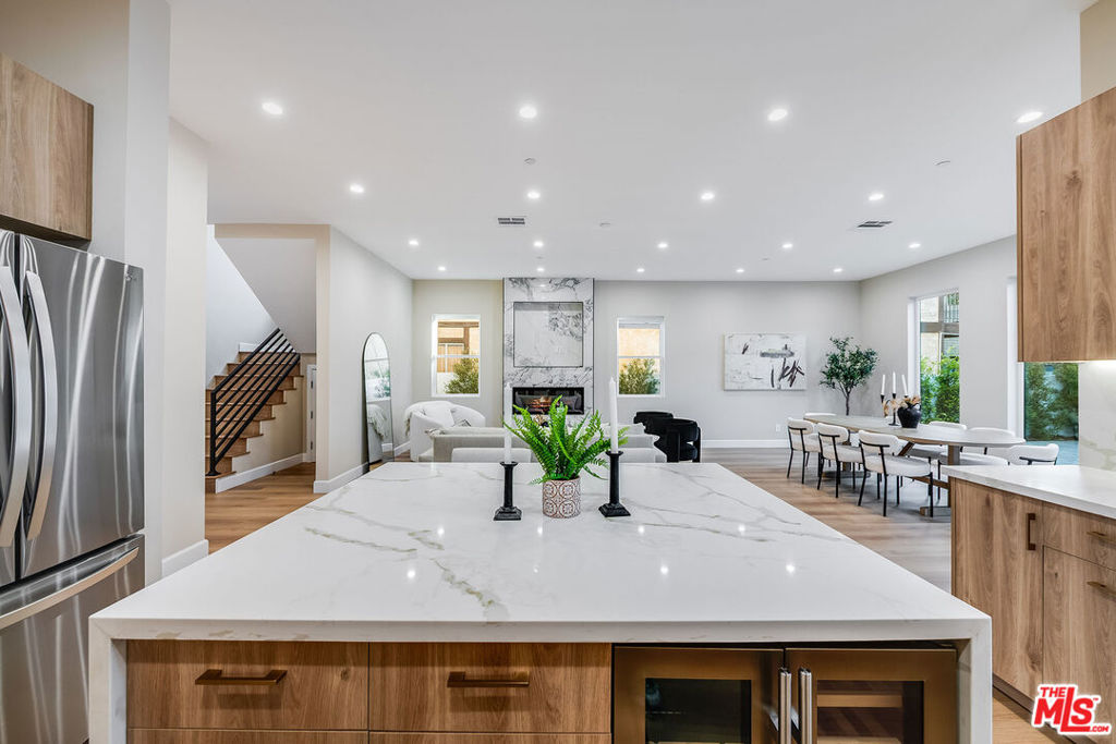 421 N Catalina Street