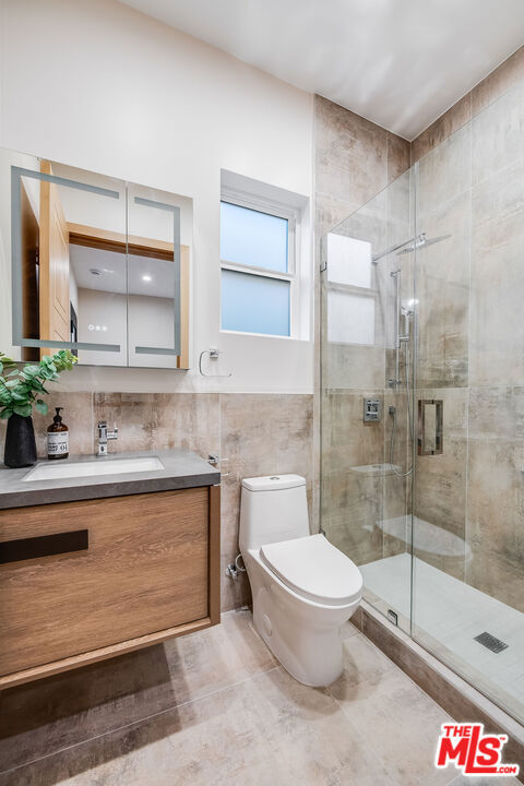 421 N Catalina Street