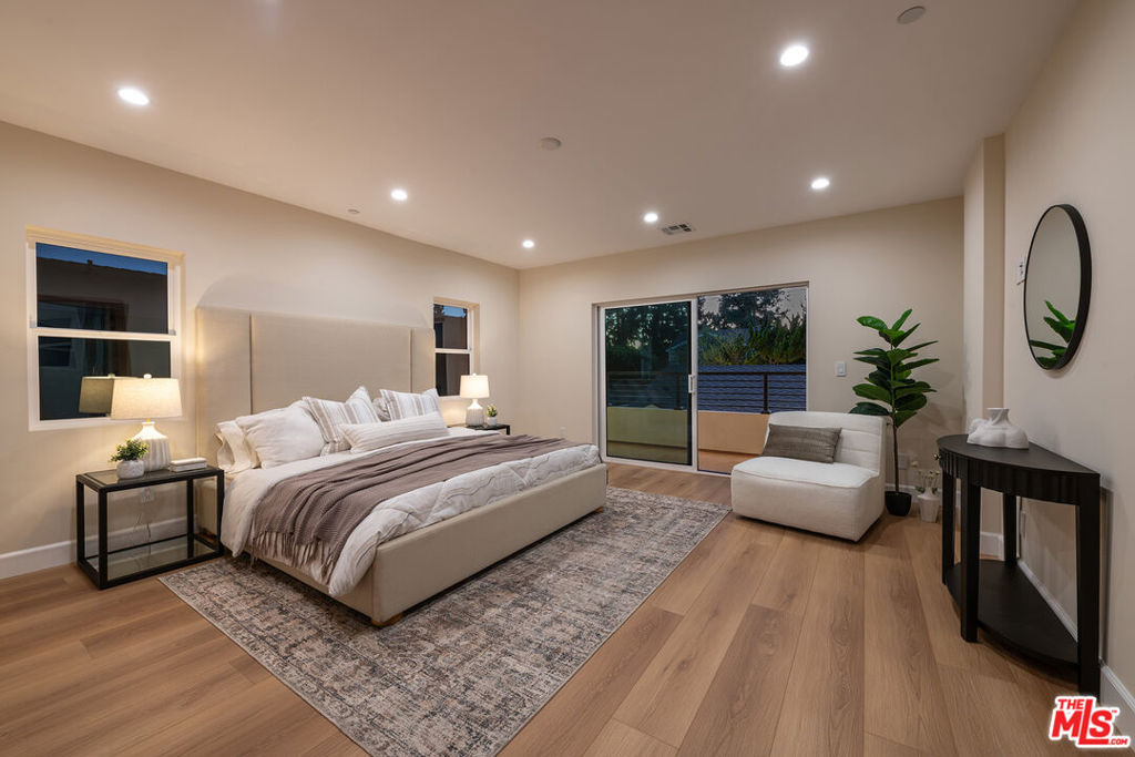 421 N Catalina Street