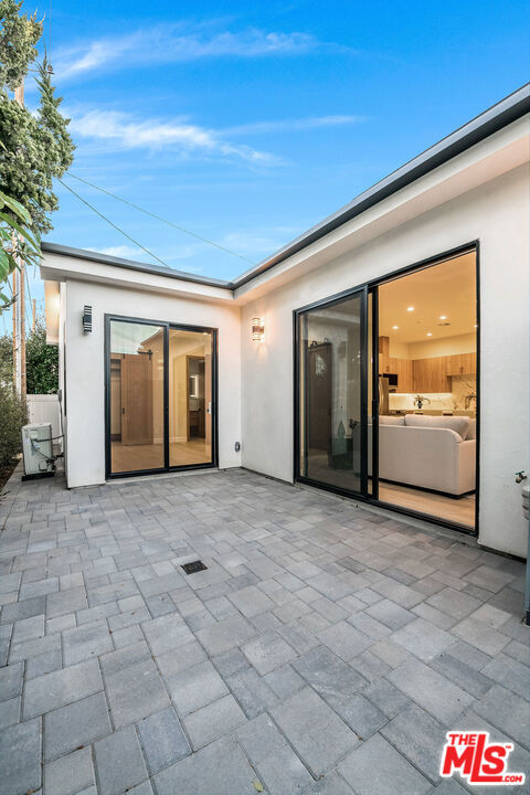 421 N Catalina Street