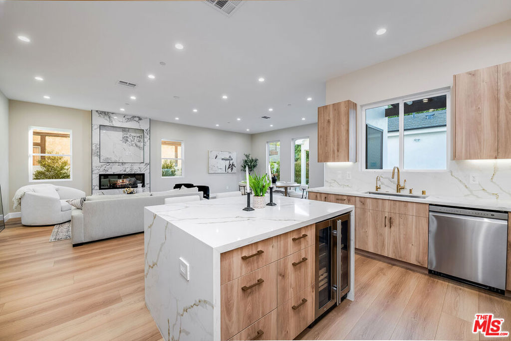 421 N Catalina Street