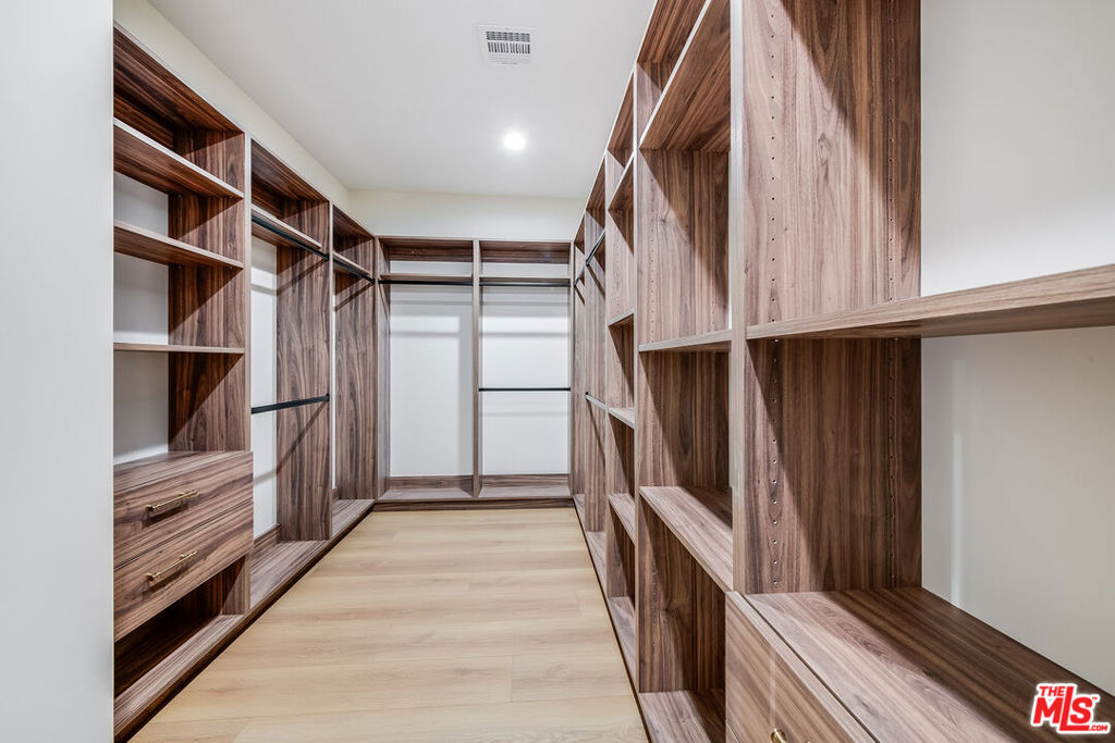 421 N Catalina Street