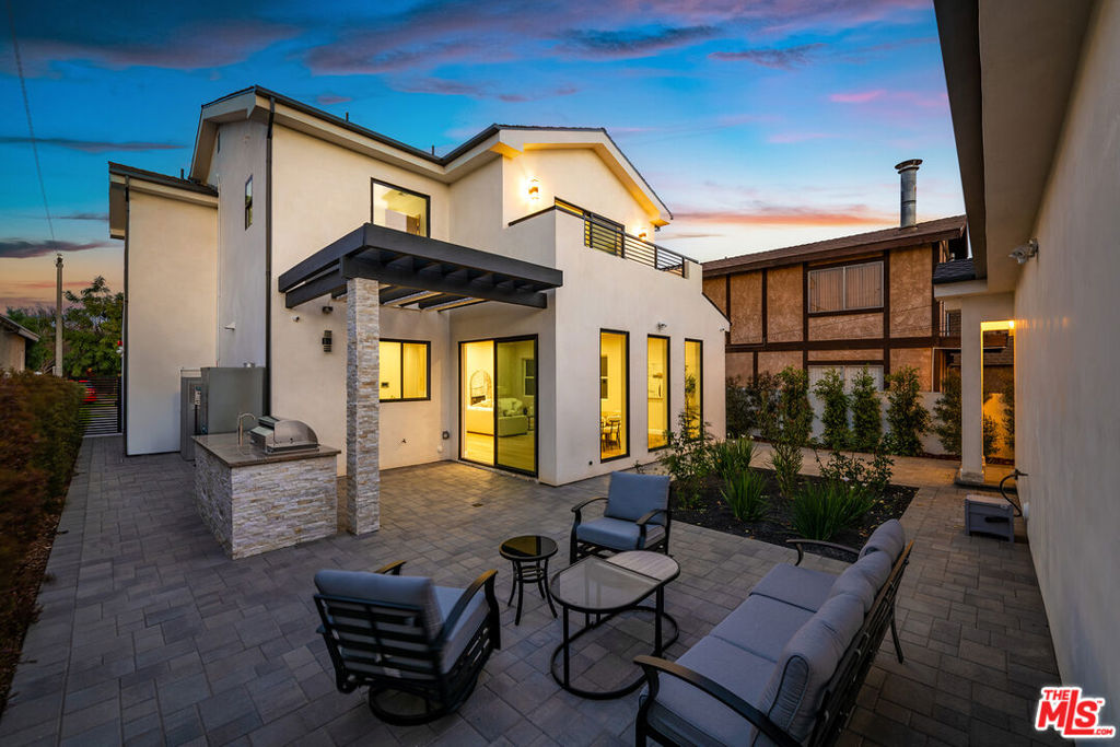 421 N Catalina Street