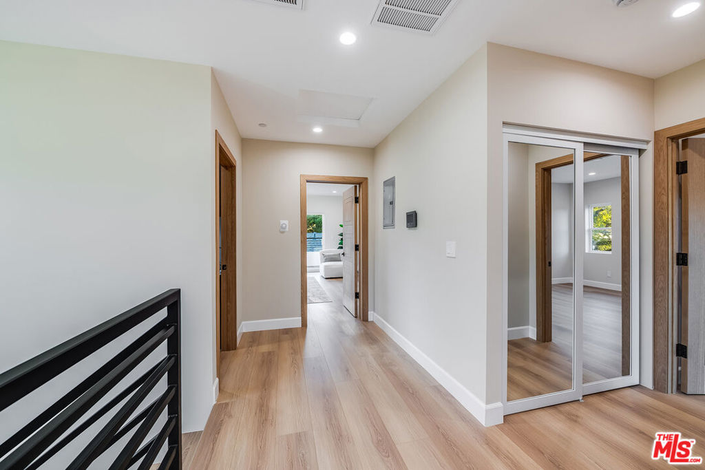 421 N Catalina Street