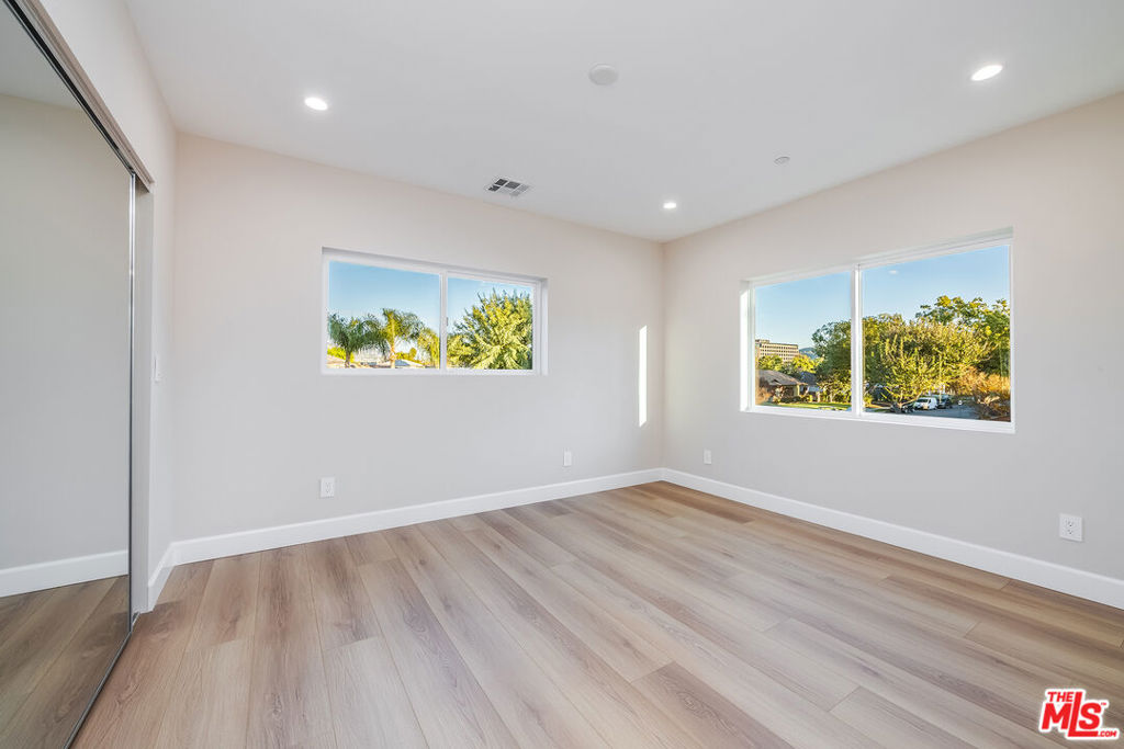 421 N Catalina Street