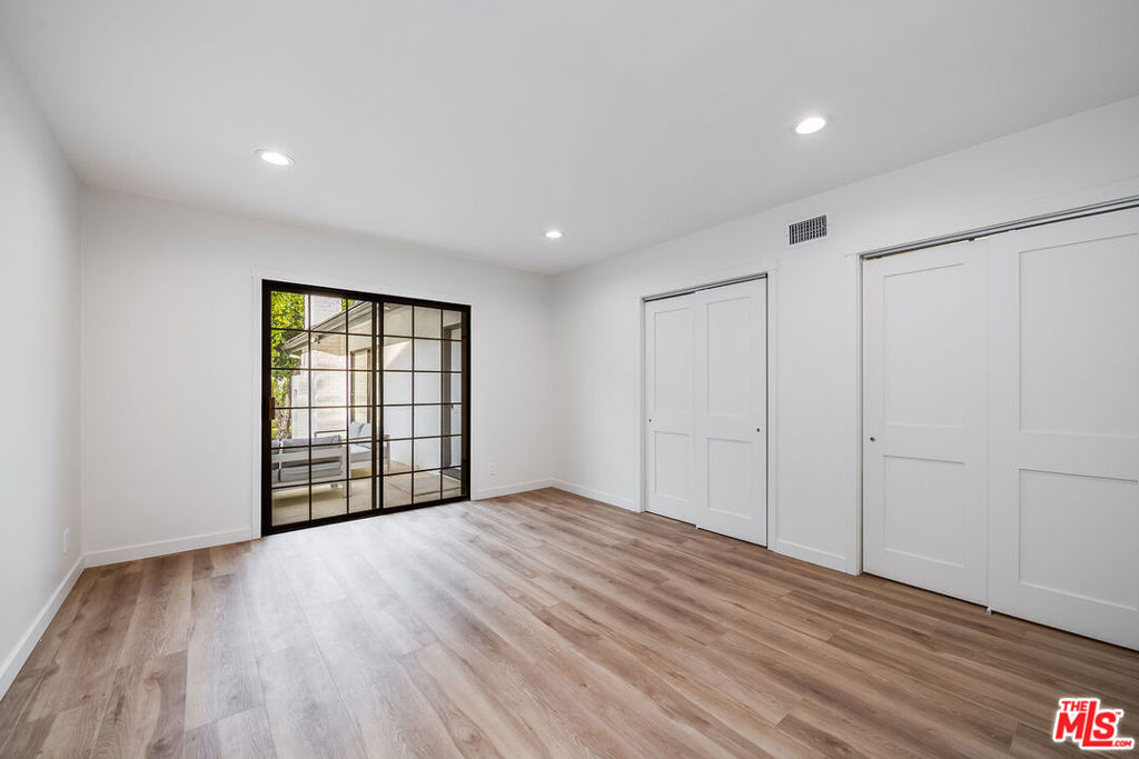 16517 Hartsook Street