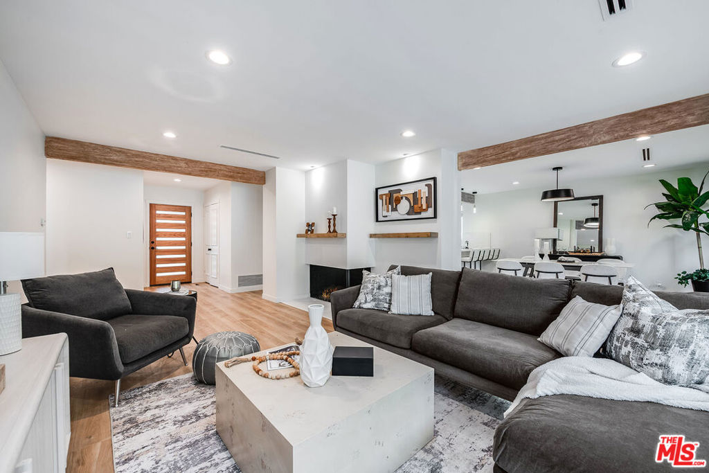 16517 Hartsook Street