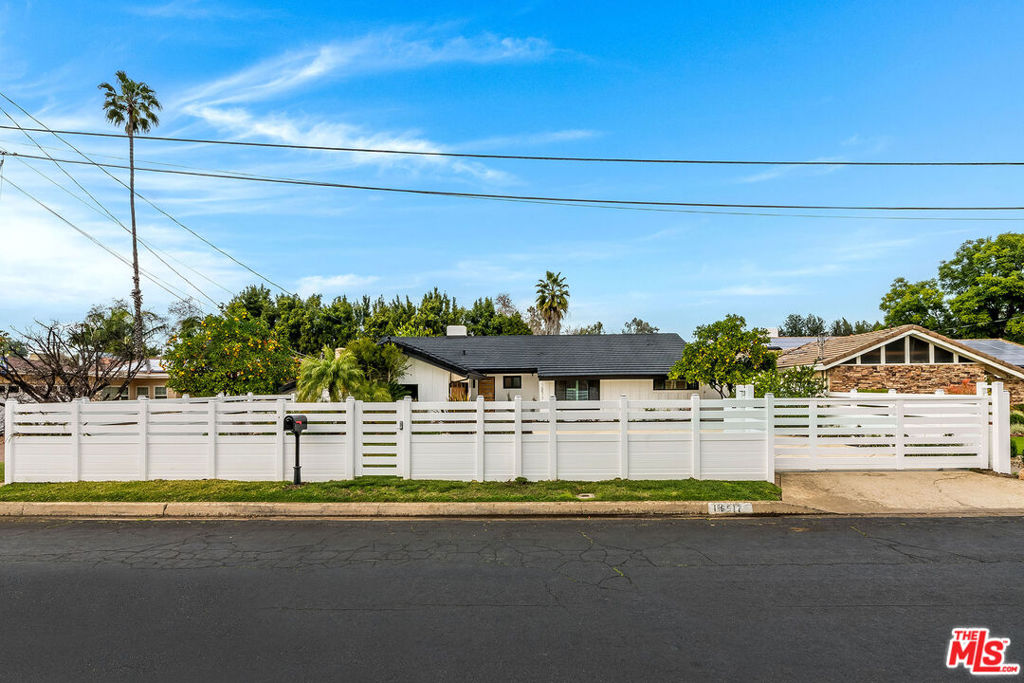 16517 Hartsook Street