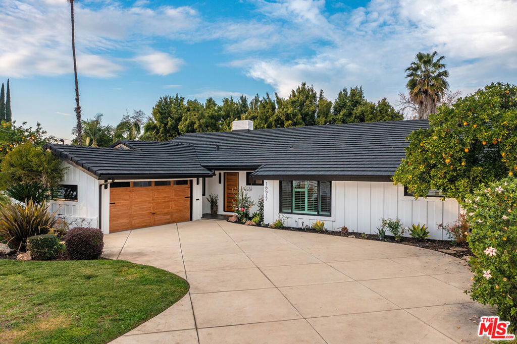 16517 Hartsook Street