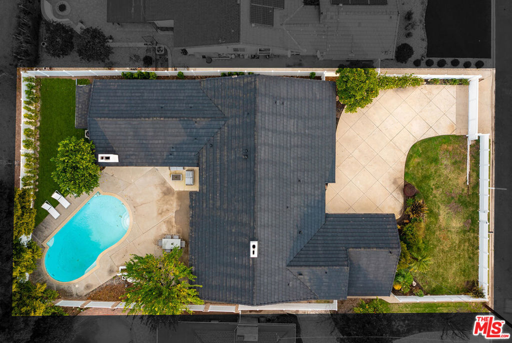 16517 Hartsook Street