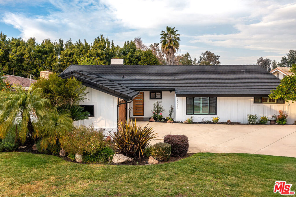 16517 Hartsook Street