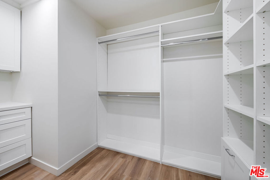 16517 Hartsook Street