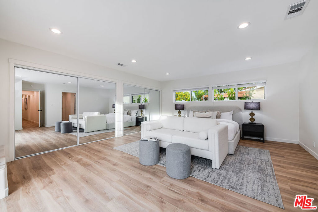 16517 Hartsook Street