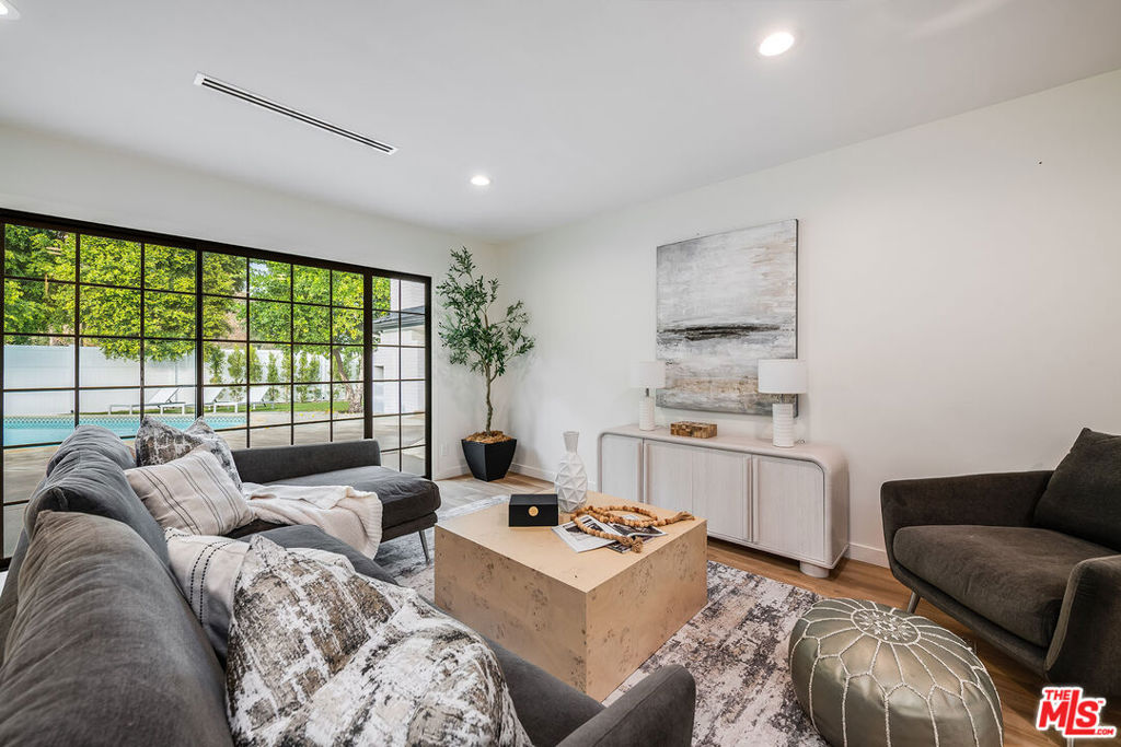 16517 Hartsook Street