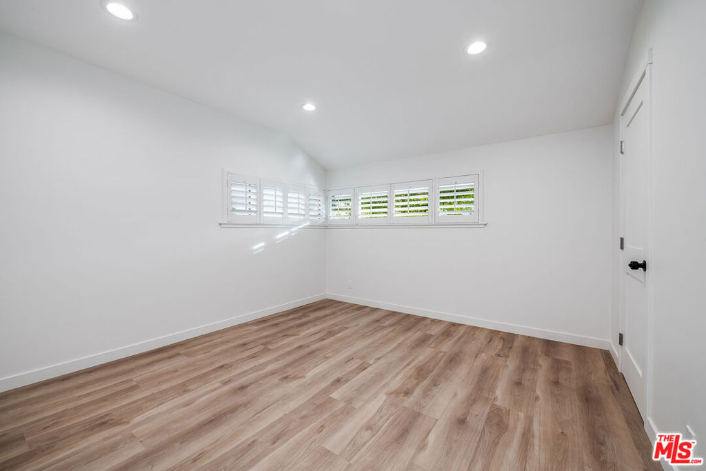 16517 Hartsook Street