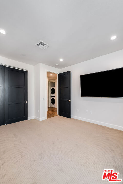 10609 Bloomfield Street 305