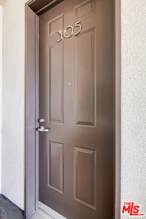 10609 Bloomfield Street 305