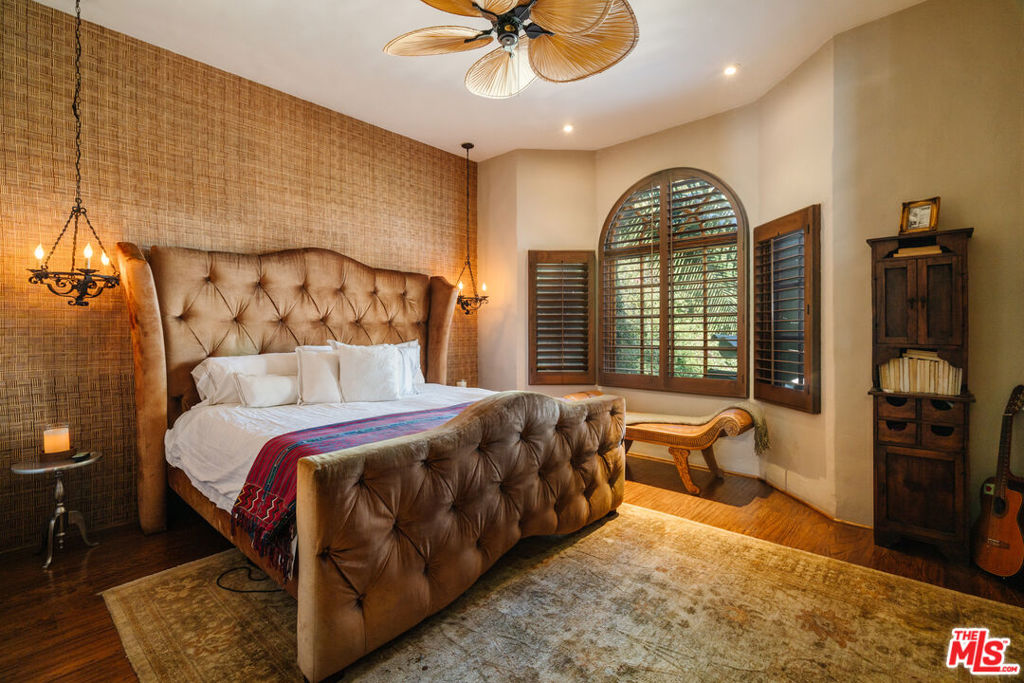 10064 Toluca Lake Avenue