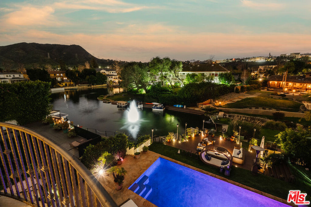 10064 Toluca Lake Avenue