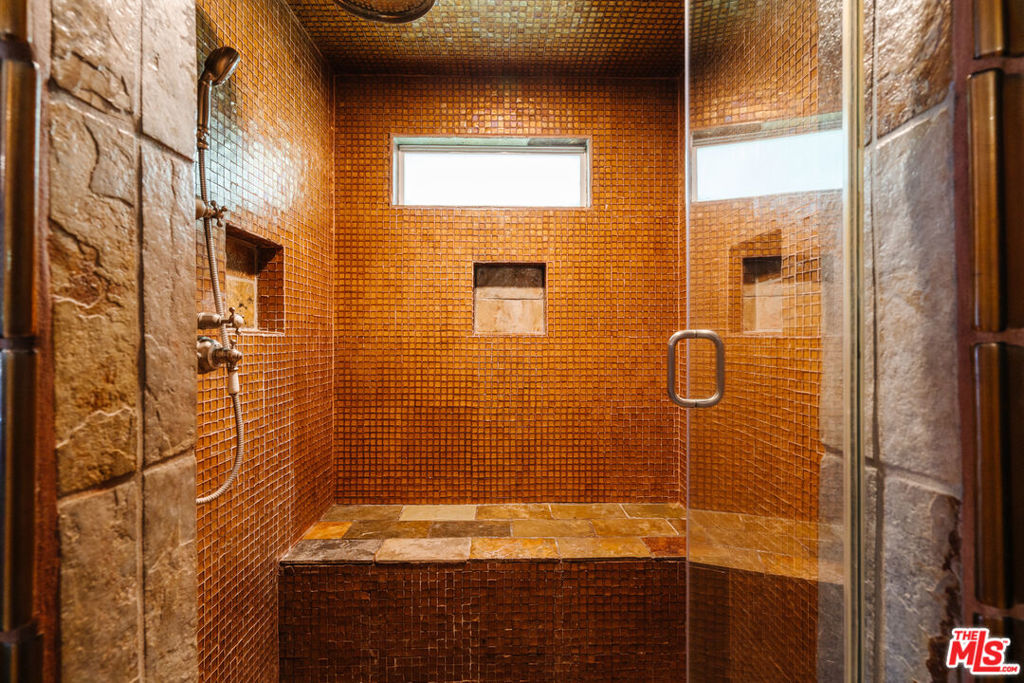 10064 Toluca Lake Avenue