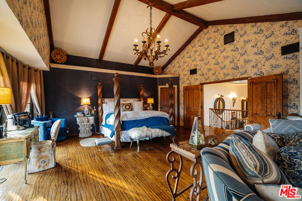 10064 Toluca Lake Avenue