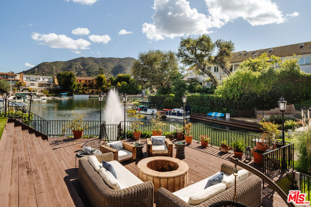 10064 Toluca Lake Avenue