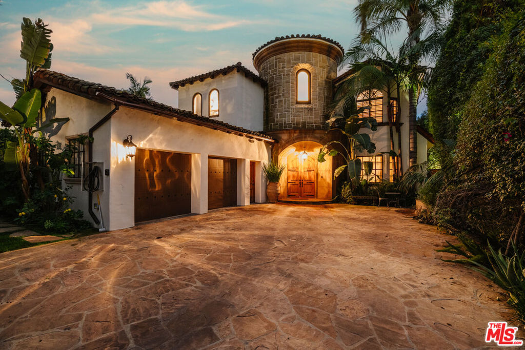 10064 Toluca Lake Avenue