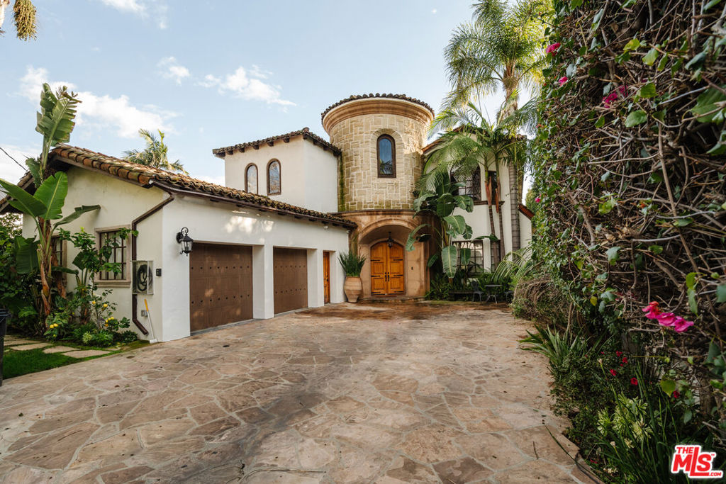 10064 Toluca Lake Avenue