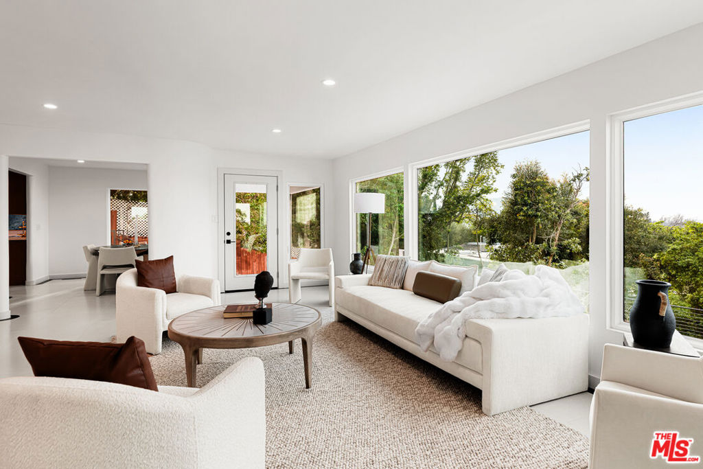 3345 Wonder View Drive