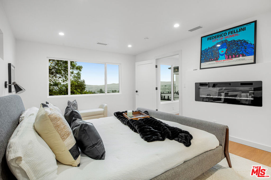 3345 Wonder View Drive