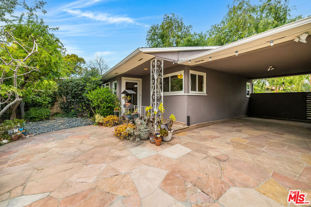 741 N Clybourn Avenue