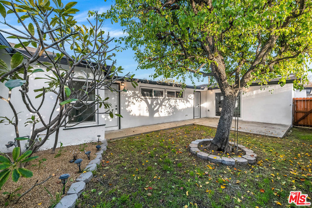 1207 W Orange Grove Avenue