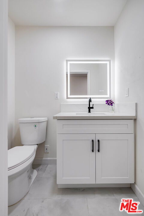 1207 W Orange Grove Avenue